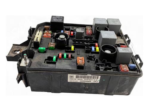 Used Fuse box Fuse box 39367198 39367198