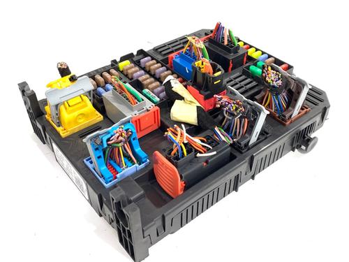 Used Fuse box Fuse box 39348530 39348530