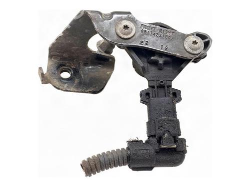 Used Electronic sensor Electronic sensor PEUGEOT 3008 II SUV (MC_, MR_, MJ_, M4_) 1.2 THP/ PureTech 130 (MRHNSM, MRHNSU, MRHNSJ, MRHNYW,... (131 hp) 40033650 40033650