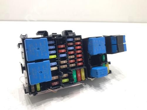 fuse-box-renault-clio-iv-bh_-2012-2013-2014-2015-2016-2017-2018-2019-2020-2021-39323146 main image