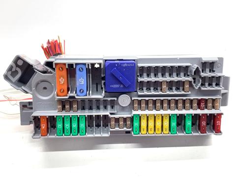Used Fuse box Fuse box 39323527 39323527