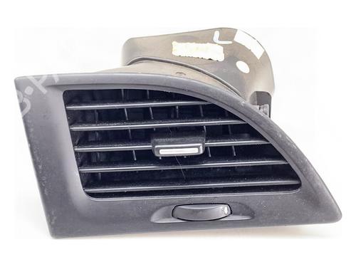 air-vent-renault-megane-iii-hatchback-bz01_-b3_-2008-39368279 main image