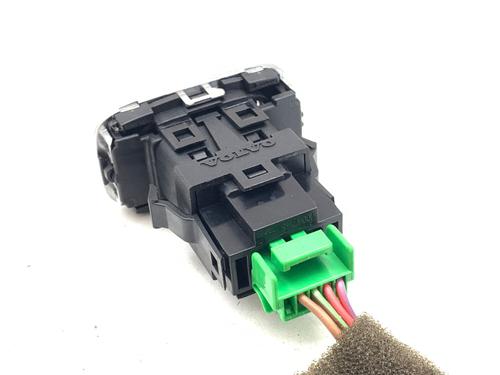 Switch VOLVO V40 Hatchback (525) D2 | BP39643068I30 - Image 2