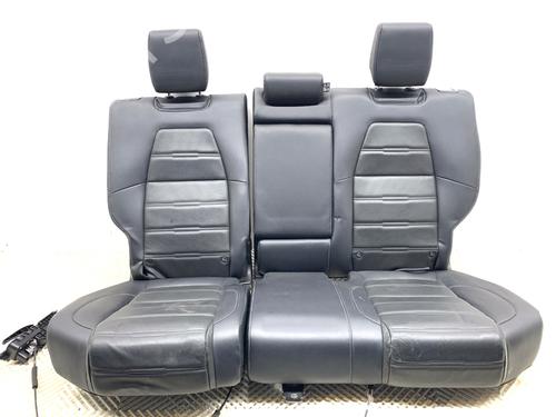 rear-seat-2nd-row-honda-cr-v-v-rw_-rt_-2016-39309778 main image
