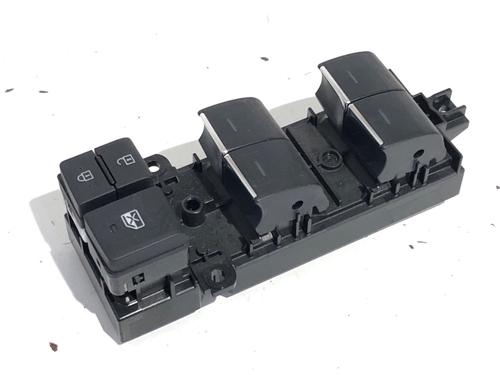switch-toyota-camry-_v7_-_va7_-_vh7_-2017-39294014 main image