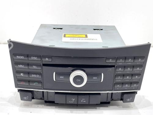 radio-mercedes-benz-e-class-w212-2009-2010-2011-2012-2013-2014-2015-2016-39340737 main image