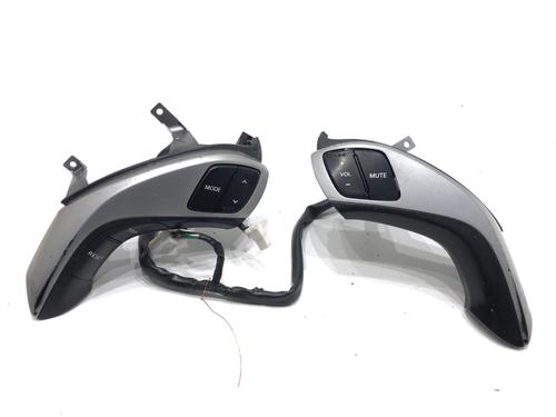 steering-wheel-controls-hyundai-elantra-v-saloon-md-ud-2010-2011-2012-2013-2014-2015-2016-2017-39286170 main image