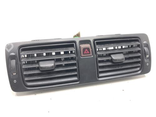 air-vent-volvo-v50-545-2003-2004-2005-2006-2007-2008-2009-2010-2011-2012-39304775 main image
