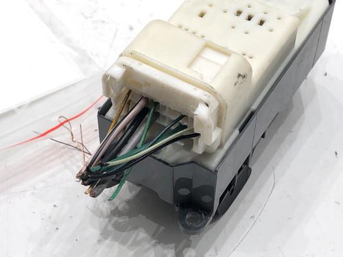 Switch TOYOTA AURIS (_E18_) 1.6 (ZRE181_, ZRE185_, ZRE185R, ZRE181R) | BP39283431I30 - Image 3