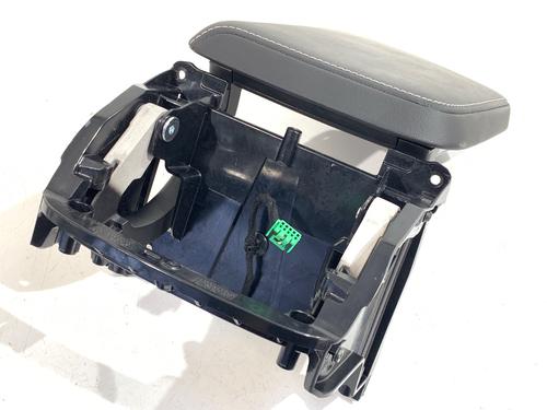 Armrest / Center console VOLVO S60 III (224) B5 Mild-Hybrid AWD | BP40171546I20 - Image 4