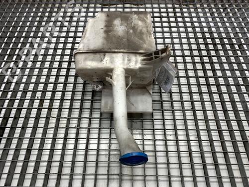 Used Windscreen washer tank Windscreen washer tank 39296778 39296778