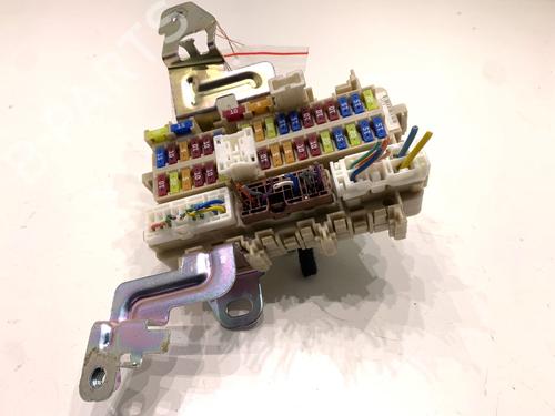 Used Fuse box Fuse box 39321902 39321902