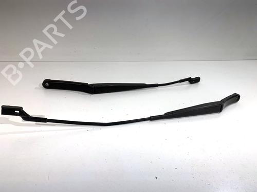 front-windshield-wiper-arm-vw-golf-vii-5g1-bq1-be1-be2-2012-2013-2014-2015-2016-2017-2018-2019-2020-2021-39319332 main image