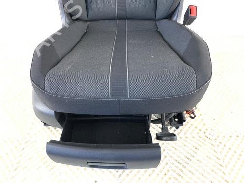 Sæde højre fortil VW T-ROC (A11, D11) 1.5 TSI | BP39343428C16 - Image 3