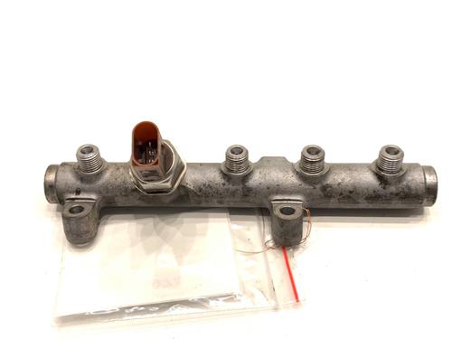 Used Injection rail Injection rail 39338382 39338382