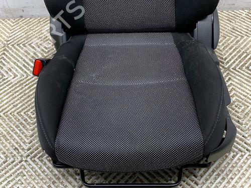 Left front seat MAZDA 2 Hatchback (DL, DJ) 1.5 SKYACTIV-G | BP39300525C15 - Image 3