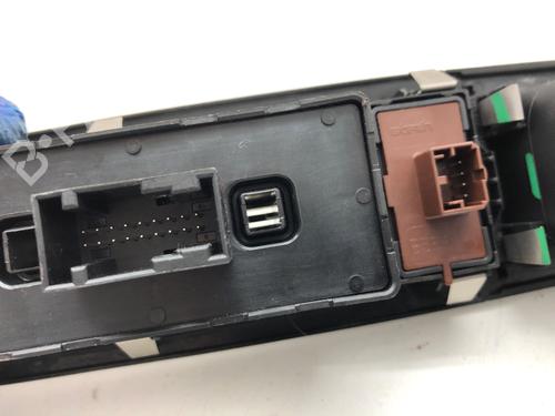 Switch JEEP RENEGADE SUV (BU, B1, BV) 2.0 CRD 4x4 | BP40171375I30 - Image 4