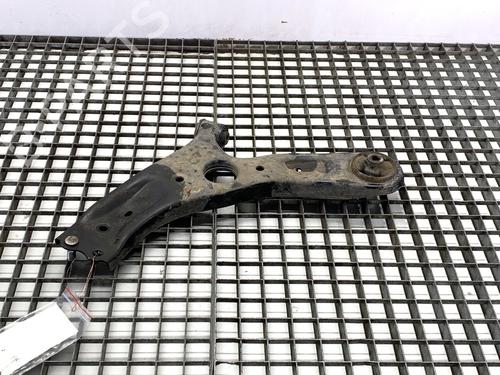 right-front-suspension-arm-kia-carens-iv-2013-39320378 main image