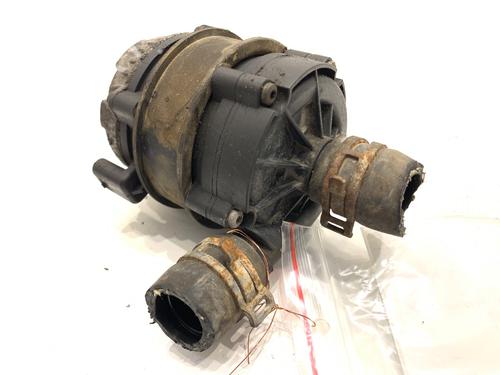 Auxiliary water pump VW PASSAT B8 Variant (3G5, CB5) 2.0 TDI | BP39359793M111 - Image 2