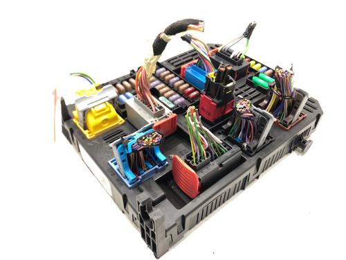 Used Fuse box Fuse box 39282879 39282879