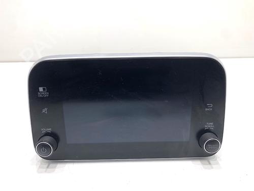 display-monitor-fiat-tipo-hatchback-356_-357_-2016-39321958 main image