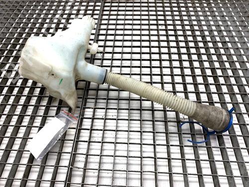 Used Windscreen washer tank Windscreen washer tank 39323411 39323411