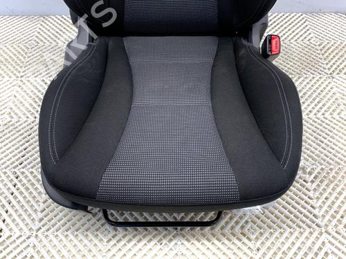 Right front seat HYUNDAI i30 (GD) 1.4 | BP39350590C16 - Image 4