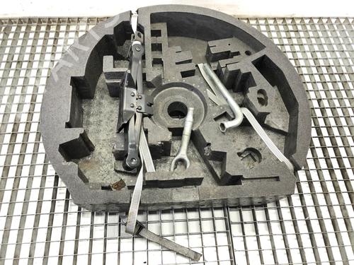 jack-kit-vw-golf-v-1k1-2003-2004-2005-2006-2007-2008-2009-2010-39311447 main image