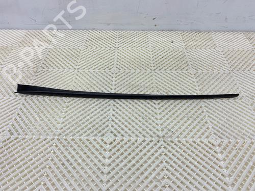 door-moulding-trim-vw-golf-vii-variant-ba5-bv5-2013-2014-2015-2016-2017-2018-2019-2020-2021-2022-39303082 main image