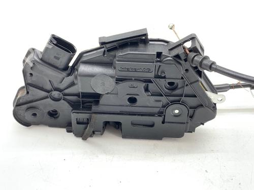Front left lock VW PASSAT CC B6 (357) 2.0 TDI | BP39371554C98 - Image 2