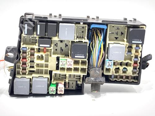 Used Fuse box Fuse box 39327175 39327175