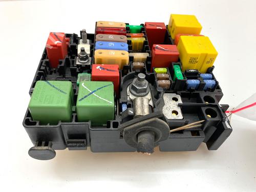 Fuse box PEUGEOT 2008 I (CU_) 1.2 VTi | BP39353616E1 - Image 2