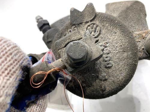 Left front brake caliper SKODA KAMIQ (NW4) 1.5 TSI | BP39341542M105 - Image 3