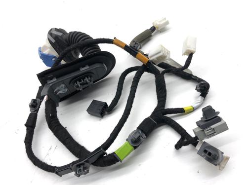 Used Wiring harness Wiring harness 39323402 39323402