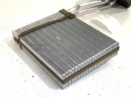 Heater matrix FORD KUGA I 2.0 TDCi 4x4 | BP39374765M63 - Image 3