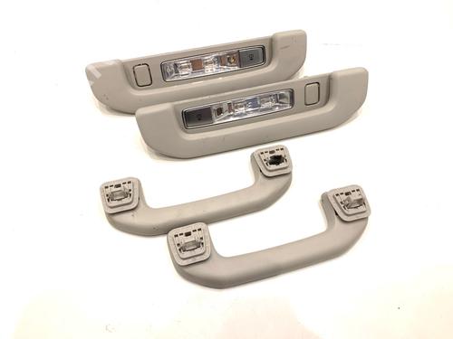 Used Interior roof handle Interior roof handle 39344862 39344862