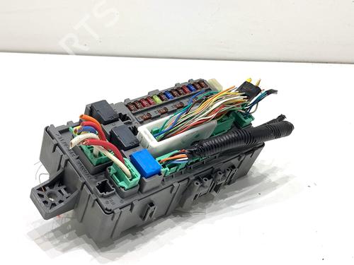 Used Fuse box Fuse box 39311950 39311950