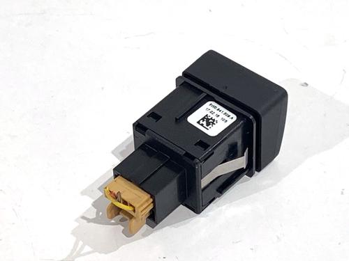 Warning switch AUDI A4 B9 Avant (8W5, 8WD) 2.0 TDI | BP39305738I22 - Image 2