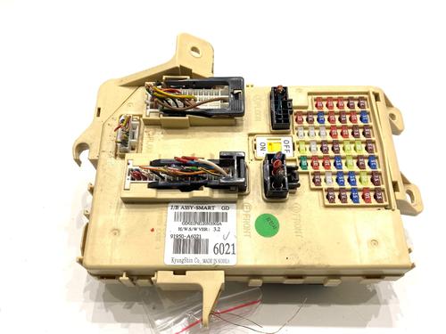 Used Fuse box Fuse box 39335764 39335764