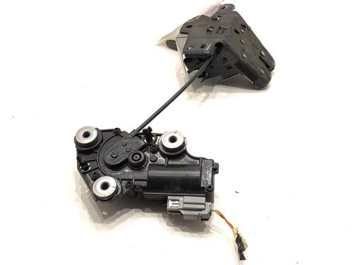 tailgate-lock-volvo-xc60-ii-246-2017-39344491 main image
