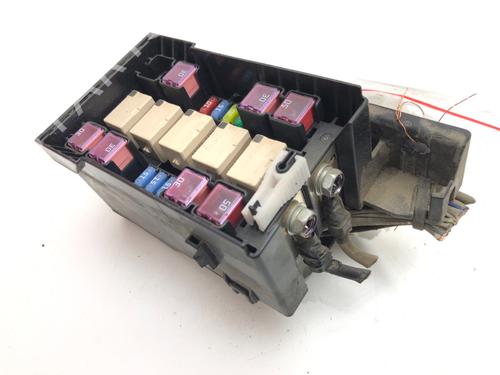 Used Fuse box Fuse box 39281952 39281952