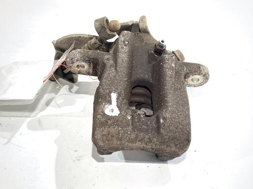 right-rear-brake-caliper-toyota-auris-_e15_-2006-2007-2008-2009-2010-2011-2012-2013-39316390 main image