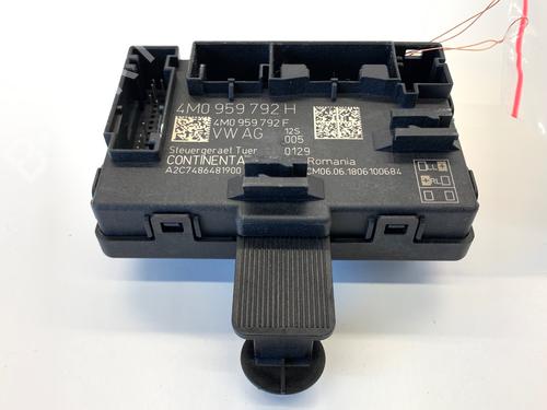 Elektronisk modul Elektronisk modul 39334796 39334796