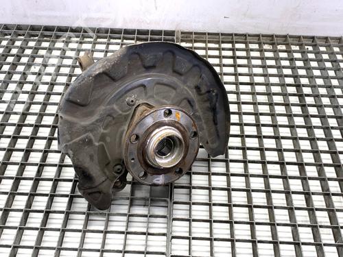 Used Right front steering knuckle Right front steering knuckle VW GOLF VII (5G1, BQ1, BE1, BE2) e-Golf (115 hp) 39319320 39319320