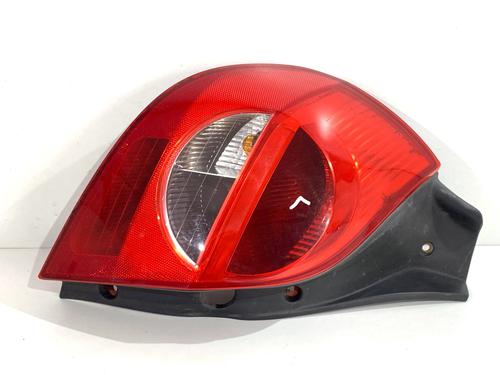 left-taillight-renault-clio-iii-br01-cr01-2005-2006-2007-2008-2009-2010-2011-2012-2013-2014-39325713 main image