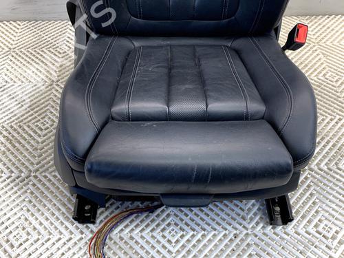 Right front seat BMW X5 (G05, F95) xDrive 30 d | BP39329862C16 - Image 3