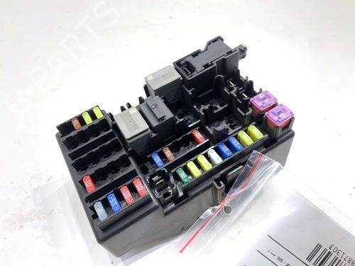 caja-reles-fusibles-opel-corsa-e-x15-2014-39339828 main image