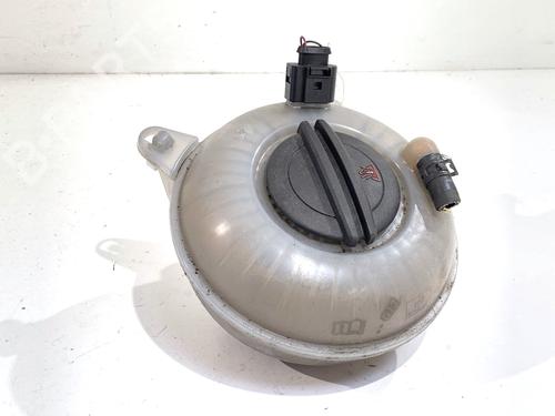 expansion-tank-vw-golf-vii-variant-ba5-bv5-2013-2014-2015-2016-2017-2018-2019-2020-2021-2022-39325022 main image