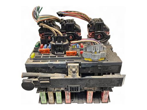 Used Fuse box Fuse box 39370948 39370948