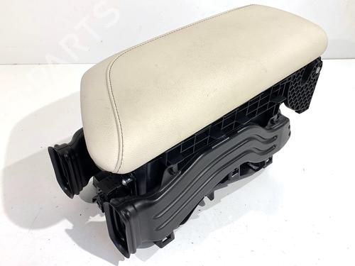 Used Armrest / Center console Armrest / Center console 39345712 39345712